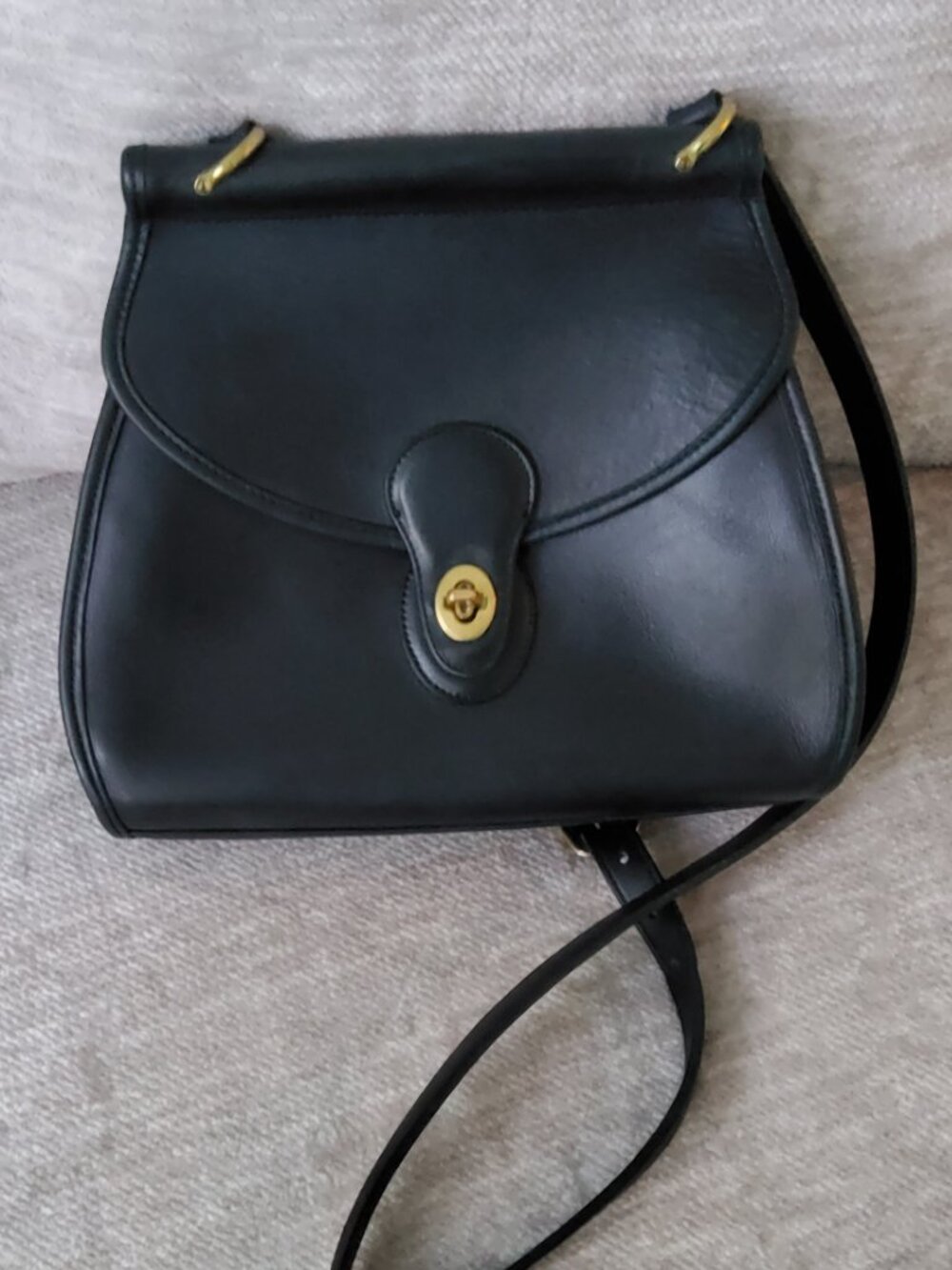 Vintage Coach Logan Crossbody in Navy 9907